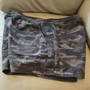 ATHELTA Camouflage Print Shorts